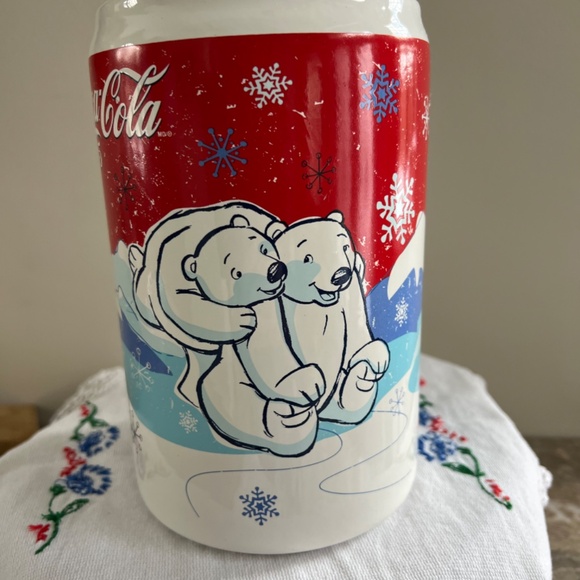 2005 'Skating Polar Bears' Canister - Picture 3 of 6